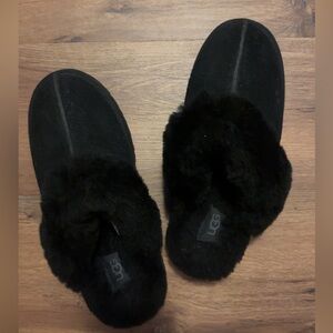 UGG Disquette Black platform Furry Slippers